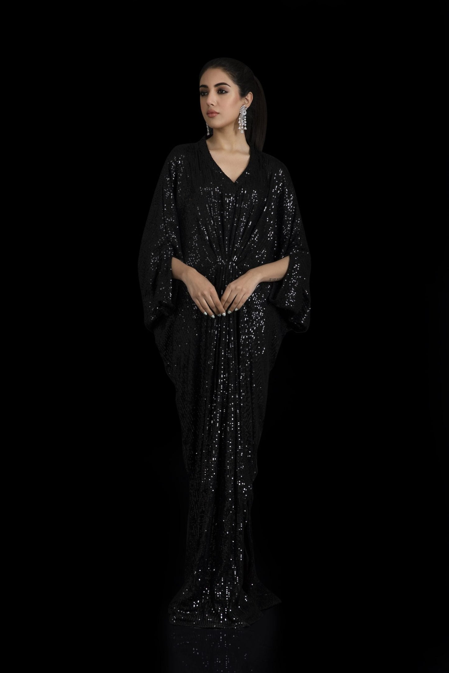 Kaftan de lantejoulas pretas