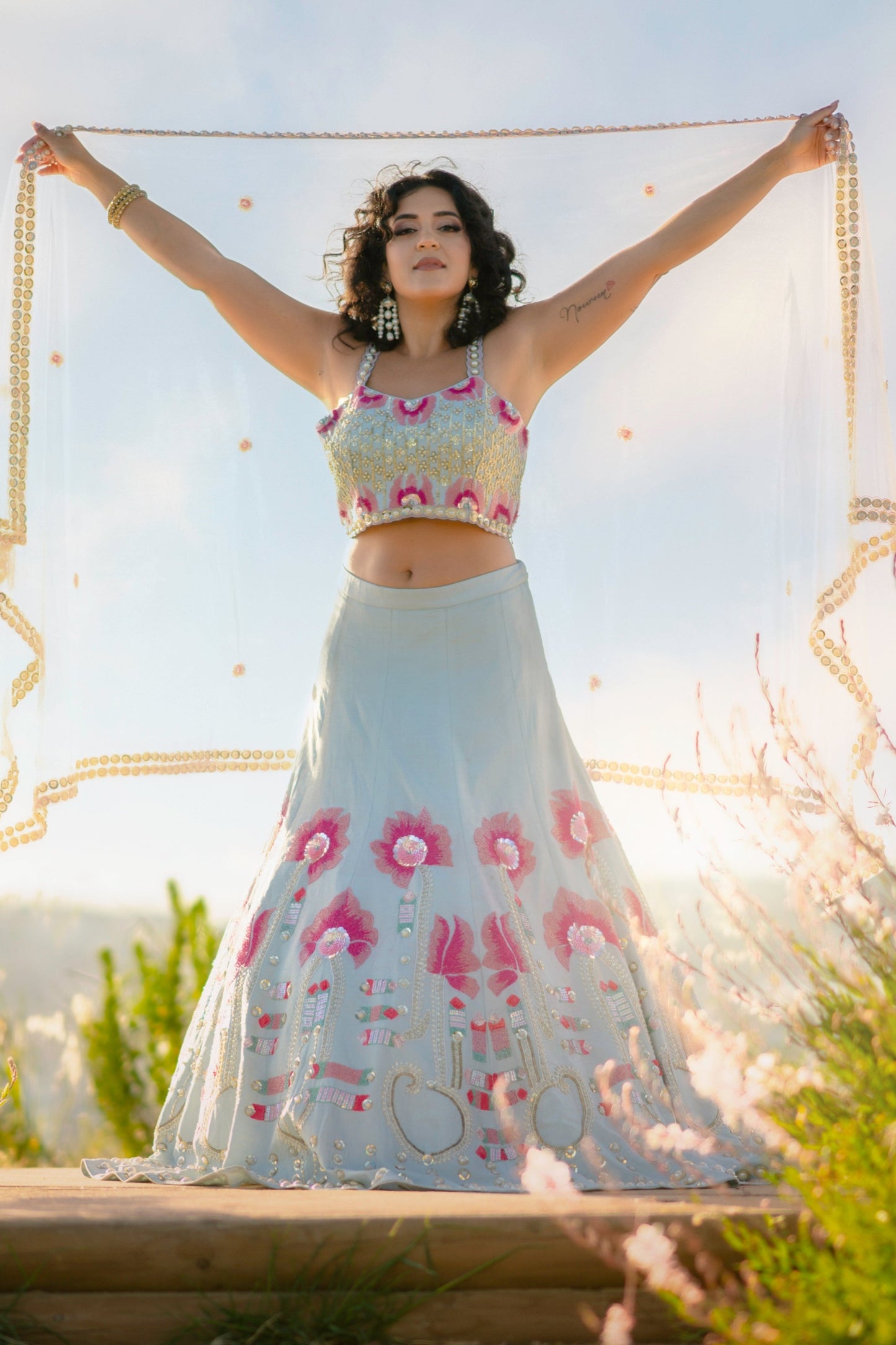 Flor azul menta lehenga PDP