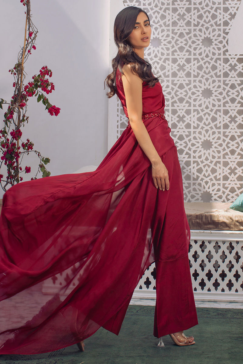 Terno saree com cortina de sangue de boi